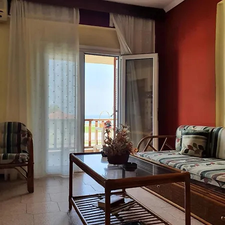 Nea Plagia Beach Apartment *